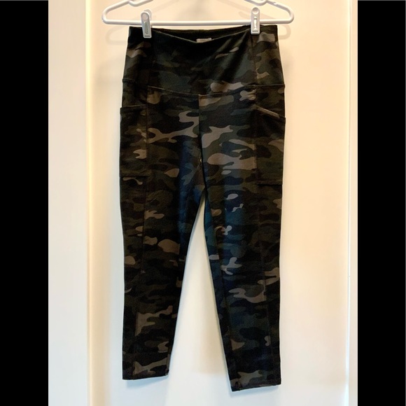 NWT Size 0 Chico’s Zenergy So Slimming Pima Cotton Grey Camo Pocket Legging - Picture 4 of 8
